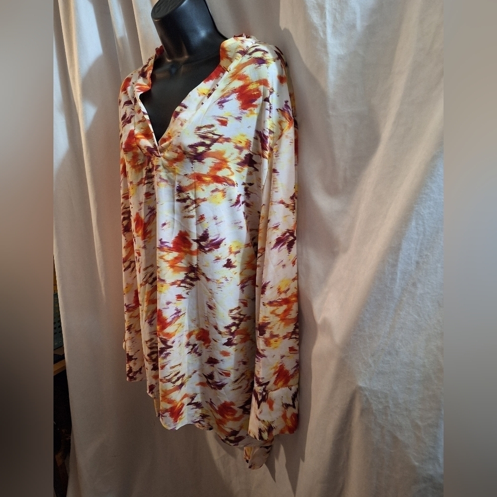 Colorful Abstract Blouse - Picture 5 of 6